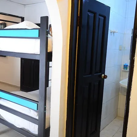 Volunteer By Fem Hostal *