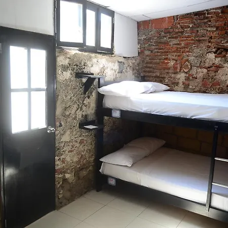 Volunteer By Fem Hostal Cartagena
